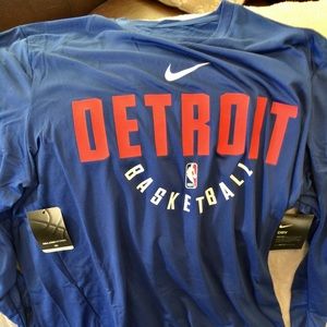 Detroit Pistons Nike DriFit blue t-shirt XLT NWT